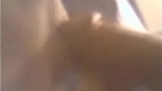 Girlfriend gives a blow job - porn video