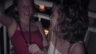 BabesMakingOut - porn video