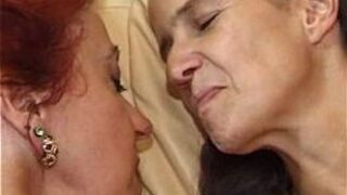 Fun with two older moms - porn video