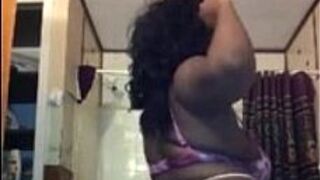 big girl killin it in da bathroom - porn video