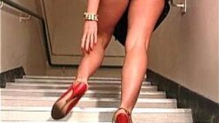 Super hot blonde babe rubbing her sexy - porn video