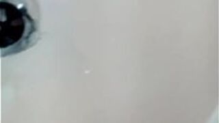 I jerk it off in the bathroom - porn video