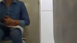 sister toilet - porn video